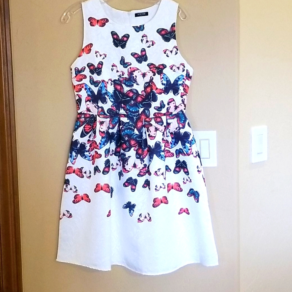 Cute Butterfly Dress White Size Small